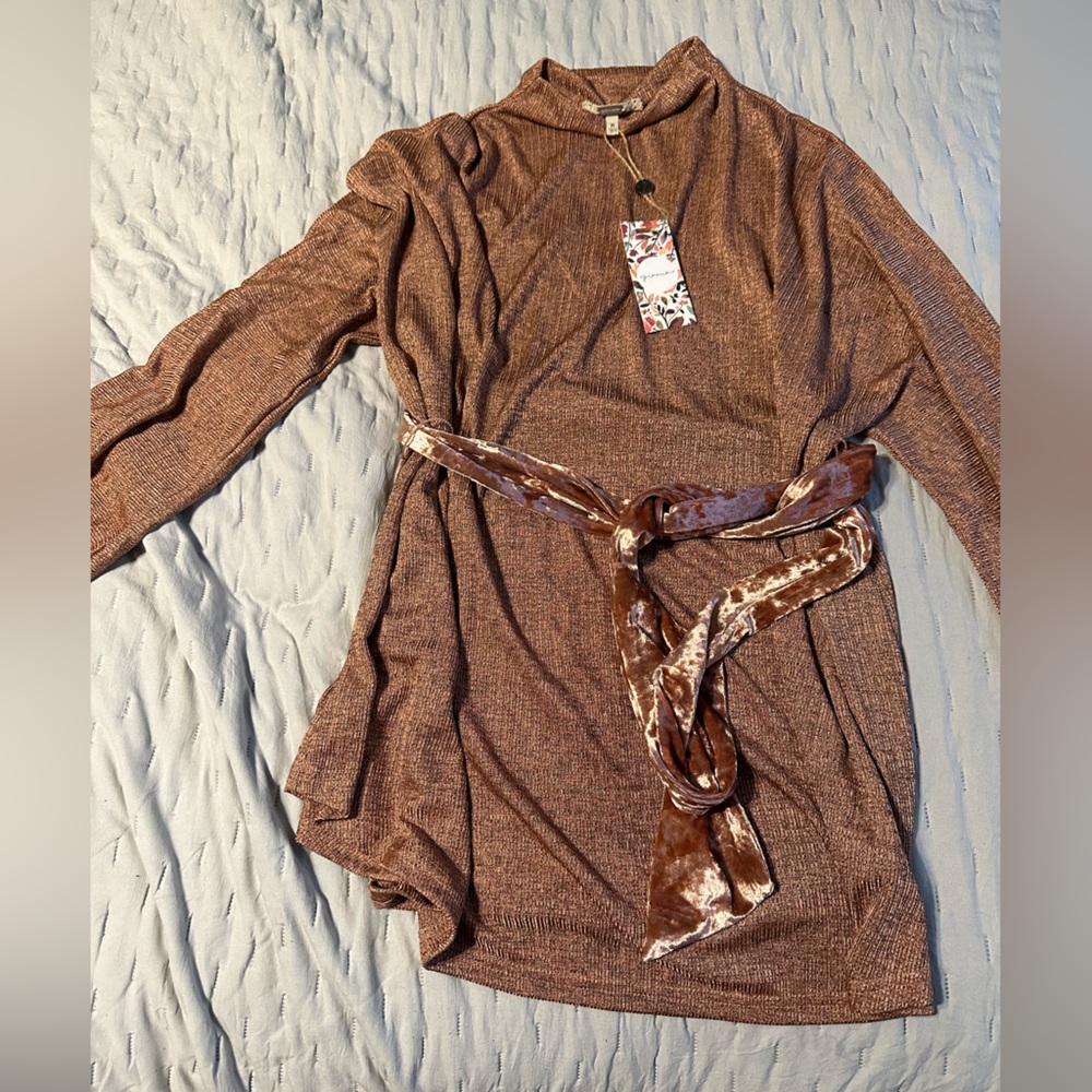 Super soft gimmick dress
